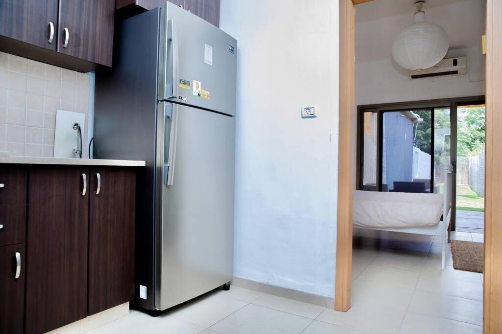 Homey Apartment Near The Beach Хадера Экстерьер фото