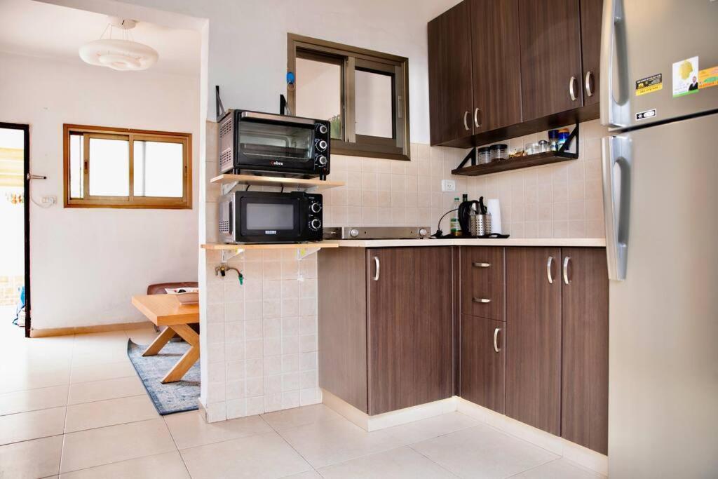 Homey Apartment Near The Beach Хадера Экстерьер фото